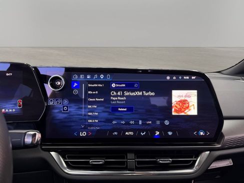 Used 2025 Chevrolet Equinox EV LT FWD image 21