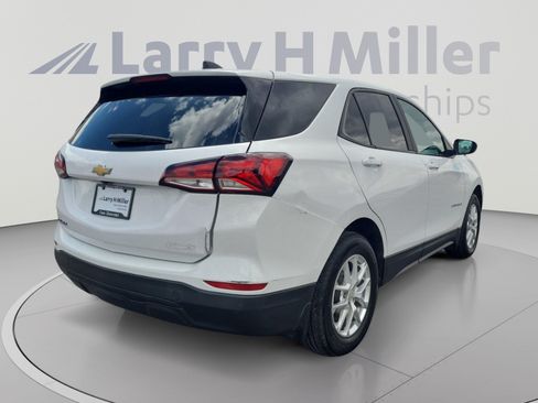 Used 2023 Chevrolet Equinox LS w/ LS Convenience Package FWD image 5