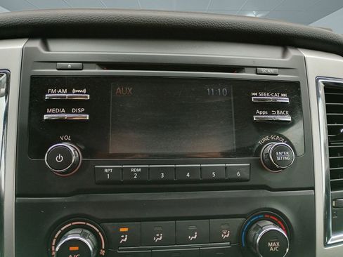 Used 2017 Nissan Titan SV image 15