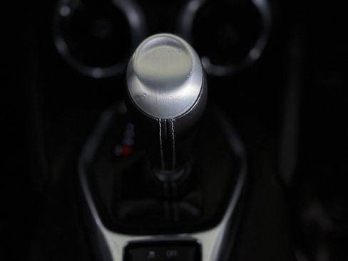 Used 2018 Chevrolet Camaro LT image 27