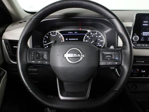 Certified 2025 Nissan Rogue SV image 10