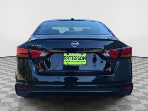 Used 2025 Nissan Altima 2.5 SV FWD image 3