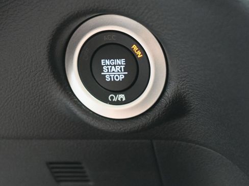 New 2027 Chrysler Pacifica Select FWD image 19