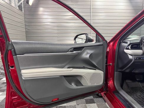 Used 2022 Toyota Camry LE image 29
