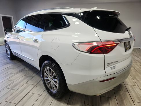 Used 2024 Buick Enclave Premium AWD/4WD image 3