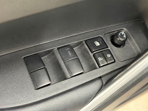 Used 2023 Toyota Corolla Cross LE FWD image 14
