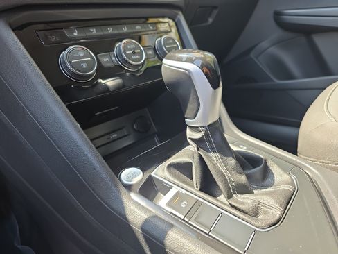 Used 2024 Volkswagen Taos SE image 32