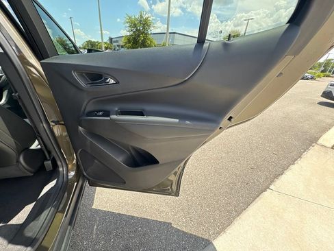 Used 2023 Chevrolet Equinox Premier FWD image 18