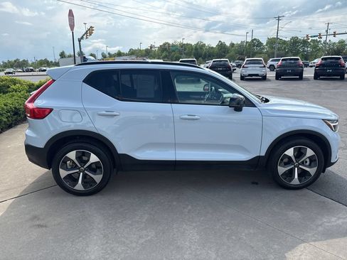 Certified 2026 Volvo XC40 B5 Plus AWD/4WD image 5