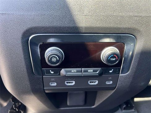 Certified 2024 Chevrolet Suburban High Country w/ Advanced Technology Package image 15