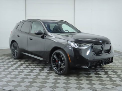 Used 2025 BMW X3 xDrive30i w/ Premium Package image 4