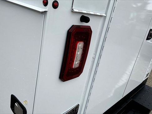 New 2026 Ford E-350 and Econoline 350 Super Duty w/ Power Equipment Group image 24