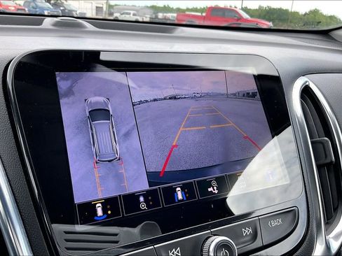 Used 2022 Chevrolet Equinox Premier FWD image 13