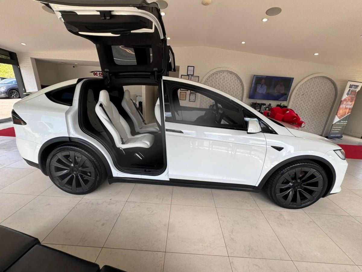Used 2023 Tesla Model X AWD/4WD image 4