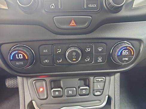 Used 2019 GMC Terrain SLE w/ Driver Convenience Package AWD/4WD image 27