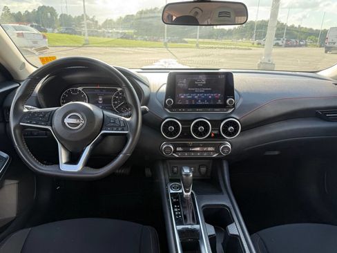 Used 2025 Nissan Sentra SR FWD image 6