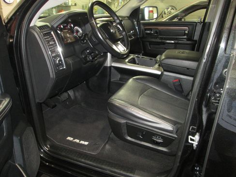 Used 2018 RAM 1500 Laramie w/ Convenience Group image 24