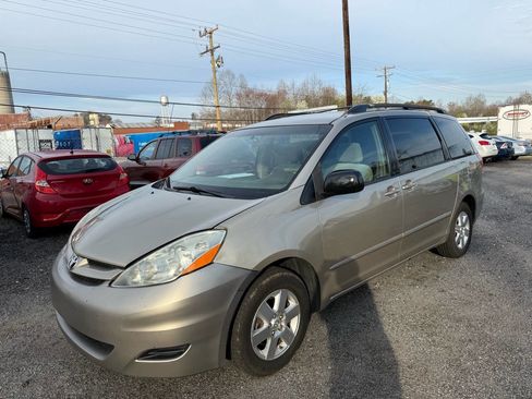 Used 2006 Toyota Sienna CE image 2