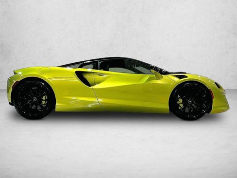 Used 2023 McLaren Artura RWD image 5