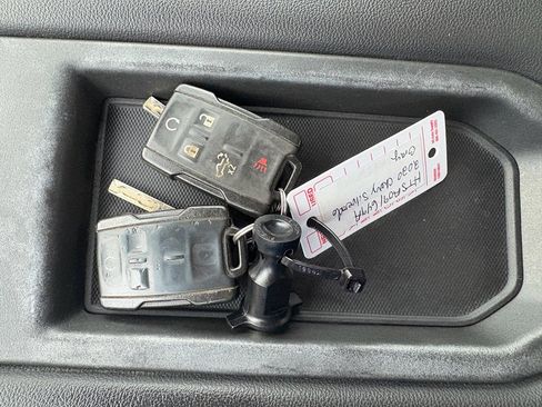 Used 2020 Chevrolet Silverado 1500 Custom w/ Custom Value Package image 30