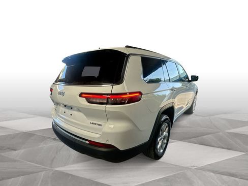 Used 2023 Jeep Grand Cherokee L Limited AWD/4WD image 8
