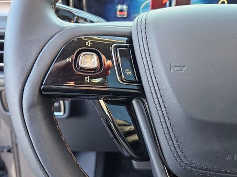 Used 2025 Lincoln Aviator 2WD w/ Equipment Group 101A image 25