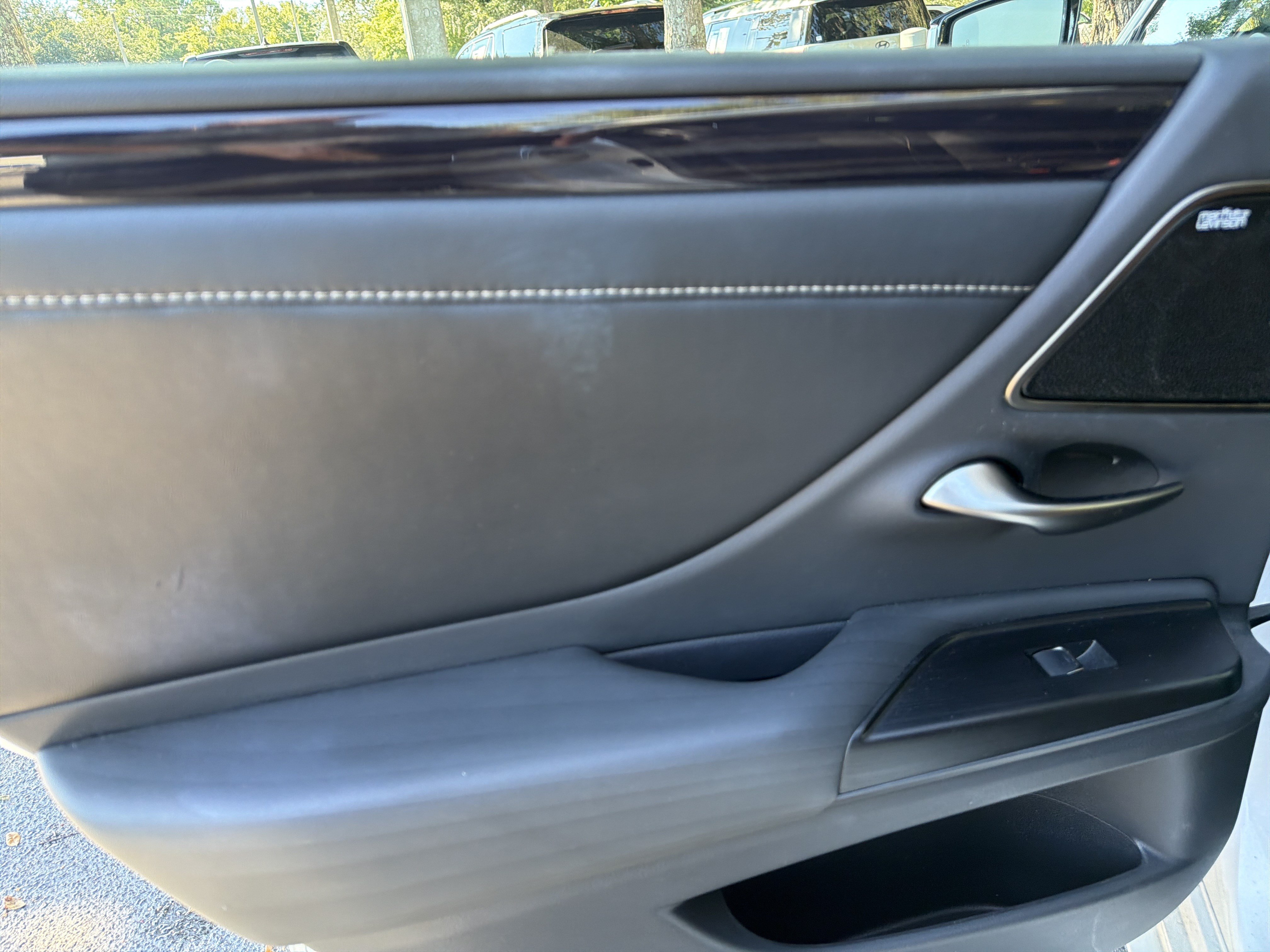 Used 2021 Lexus ES 300h w/ Accessory Package FWD image 29