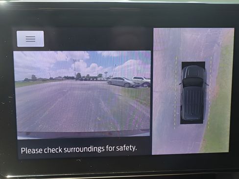 Used 2023 Ford Explorer XLT w/ Equipment Group 202A AWD/4WD image 19