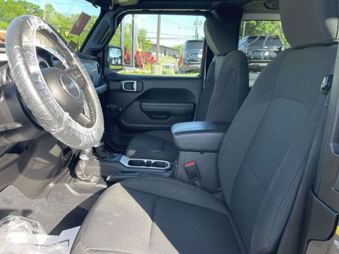 Used 2023 Jeep Wrangler Sport image 16