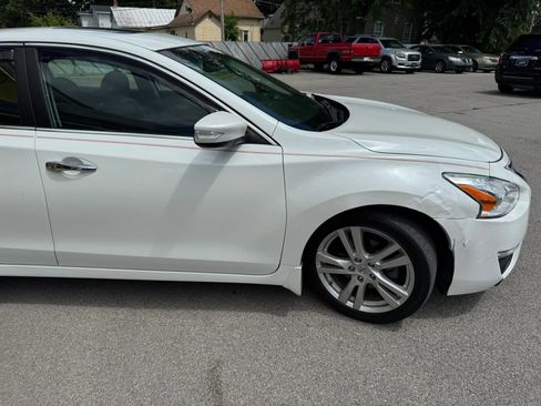 Used 2014 Nissan Altima 3.5 SL w/ Technology Package FWD image 11
