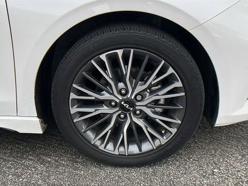Used 2023 Kia Forte GT-Line w/ GT-Line Technology Package FWD image 10