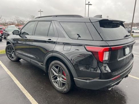 Used 2025 Ford Explorer ST image 6