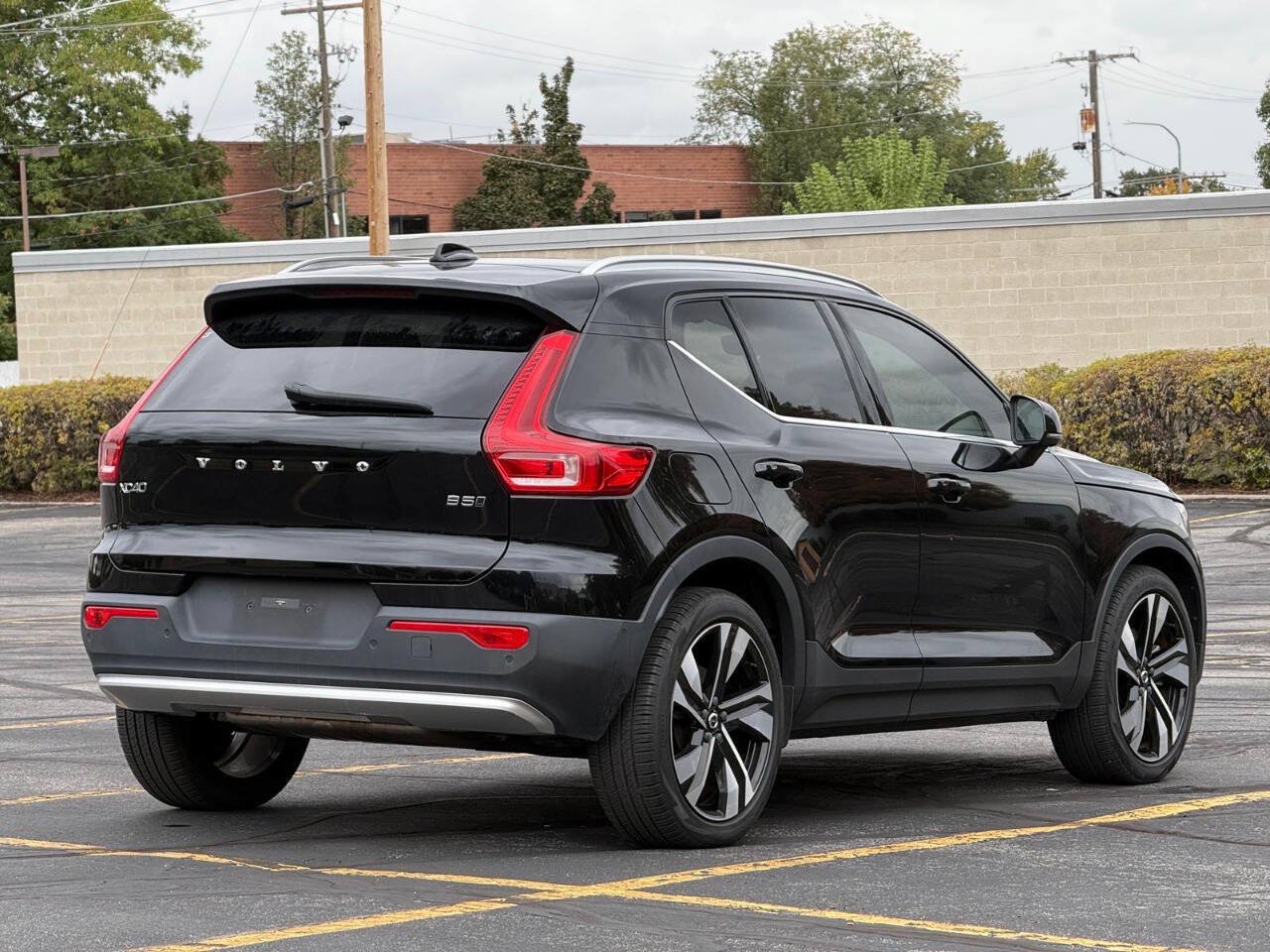 Used 2023 Volvo XC40 B5 Plus w/ Climate Package AWD/4WD image 5