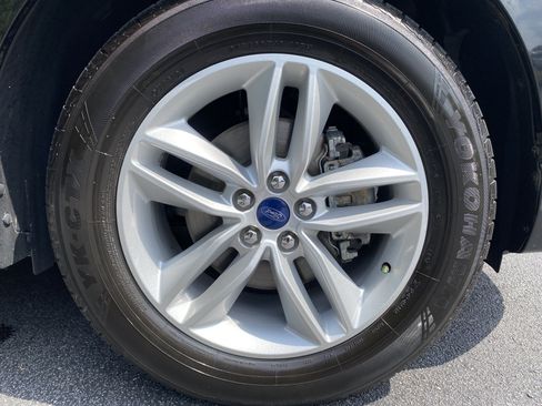 Used 2018 Ford Edge SEL FWD image 39