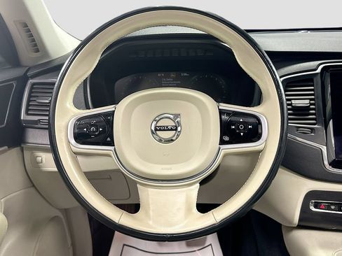 Used 2020 Volvo XC90 T5 Momentum w/ Protection Package Premier AWD/4WD image 13