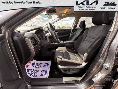 Used 2025 Nissan Rogue SV AWD/4WD image 9