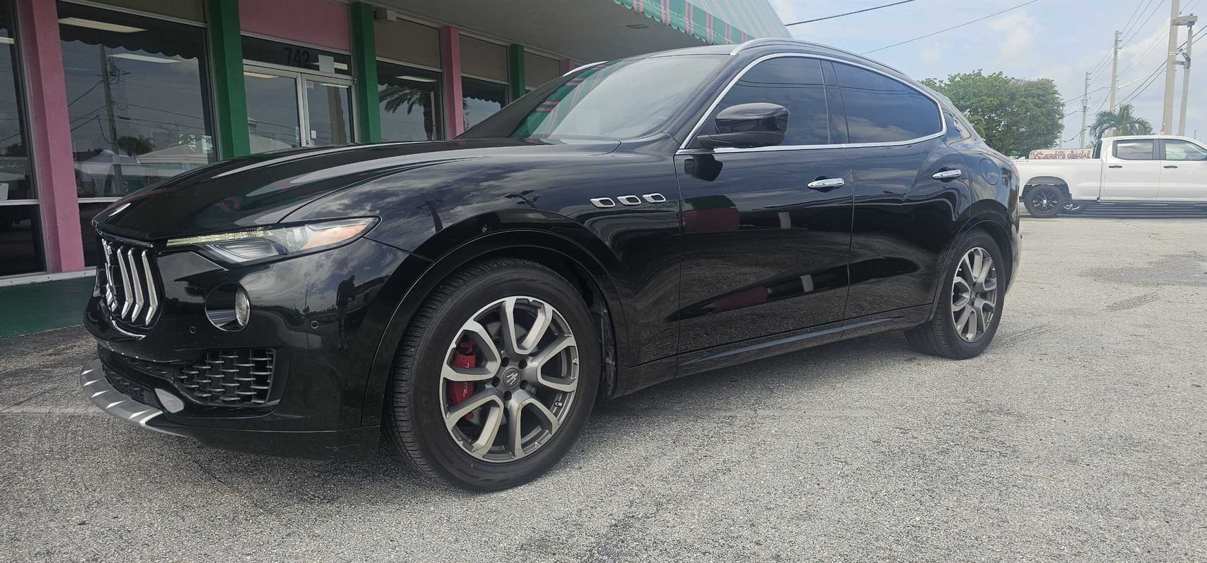 Used 2017 Maserati Levante w/ Luxury Package AWD/4WD image 1