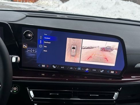 New 2026 Chevrolet Traverse Z71 w/ Driver Confidence Package image 29