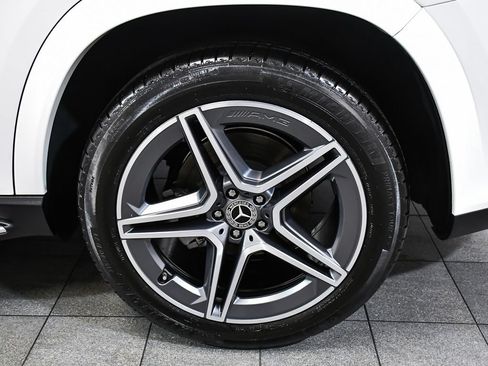 Used 2023 Mercedes-Benz GLS 580 4MATIC image 8
