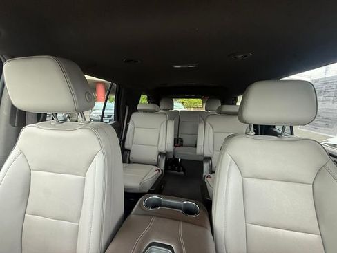 Used 2023 GMC Yukon SLT AWD/4WD image 24