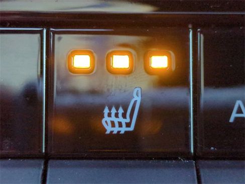 Used 2023 Toyota Crown XLE image 21