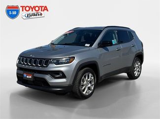 Used 2022 Jeep Compass Latitude image 1