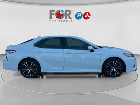 Used 2020 Toyota Camry SE w/ Cold Weather Package image 6