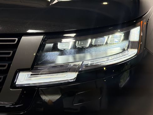 Used 2025 Land Rover Range Rover Autobiography AWD/4WD image 10
