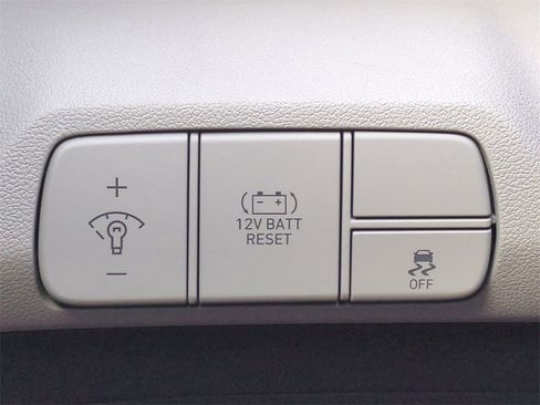 New 2026 Hyundai Elantra Limited image 28