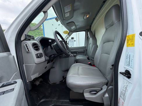Used 2023 Ford E-350 and Econoline 350 Super Duty w/ Power Windows & Locks Group RWD image 4