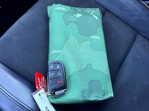 Used 2020 Jeep Grand Cherokee Altitude image 39