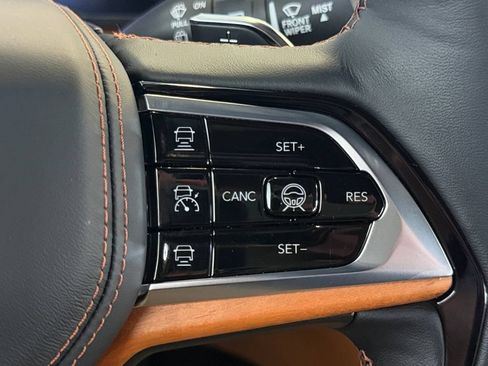 Used 2025 Jeep Grand Cherokee L Summit AWD/4WD image 32