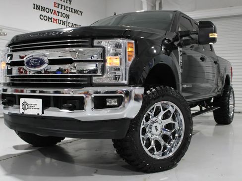 Used 2019 Ford F250 Lariat w/ Lariat Ultimate Package image 1