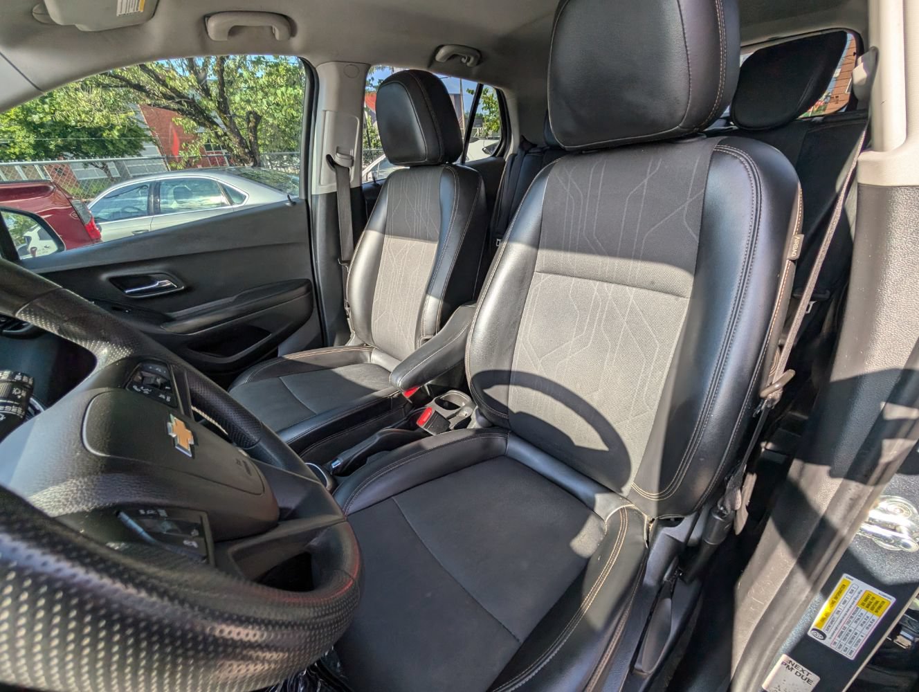 Used 2021 Chevrolet Trax LT AWD/4WD image 16